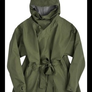 Nau Ponch Rain Coat